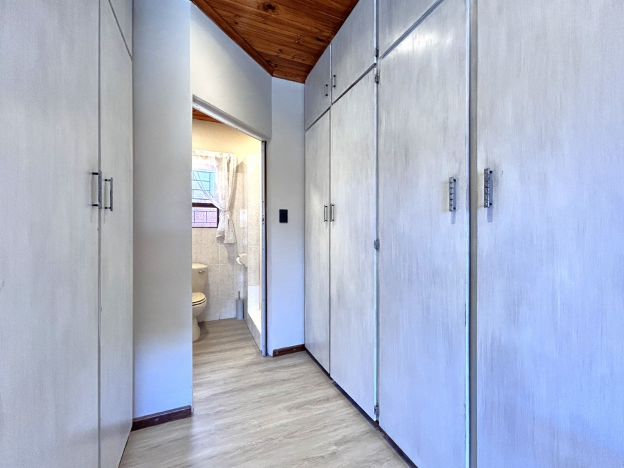 3 Bedroom Property for Sale in Wavecrest Eastern Cape